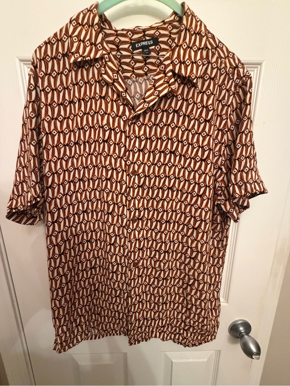 Express Men’s Short Sleeve Brown & Cream Geometric Button-Down Shirt